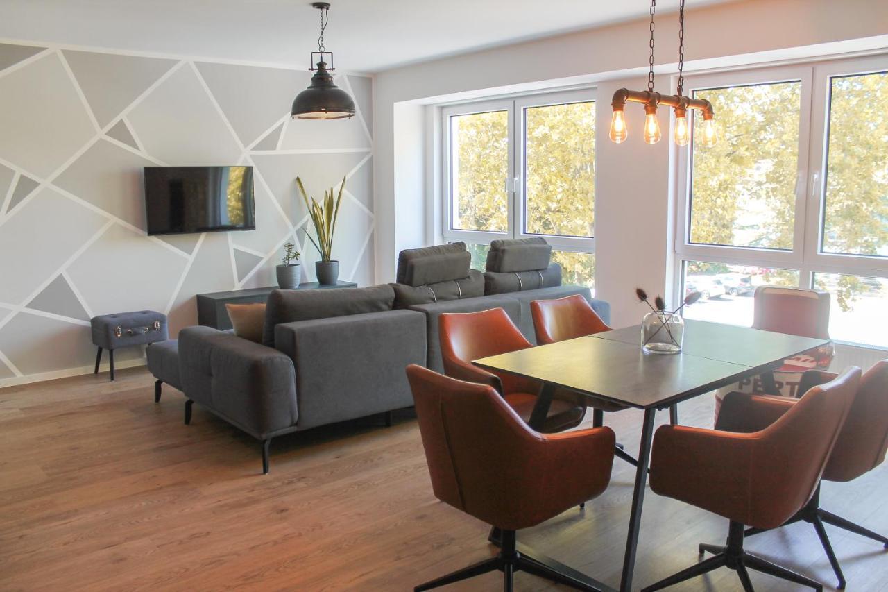 Apartment New York - Fuer Freunde & Familien, Stadtnah, Parkplatz, E-ladestation, Gitterbox Fuer Fahrraeder, Fitnessstudio, Digitale Gaestemappe Mit Restaurant- Und Unternehmenstipps Koblenz (Rhineland-Palatinate)